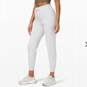 Lululemon Scuba High-Rise Jogger *Fleece 28"
Heathered Core Ultra Light Grey